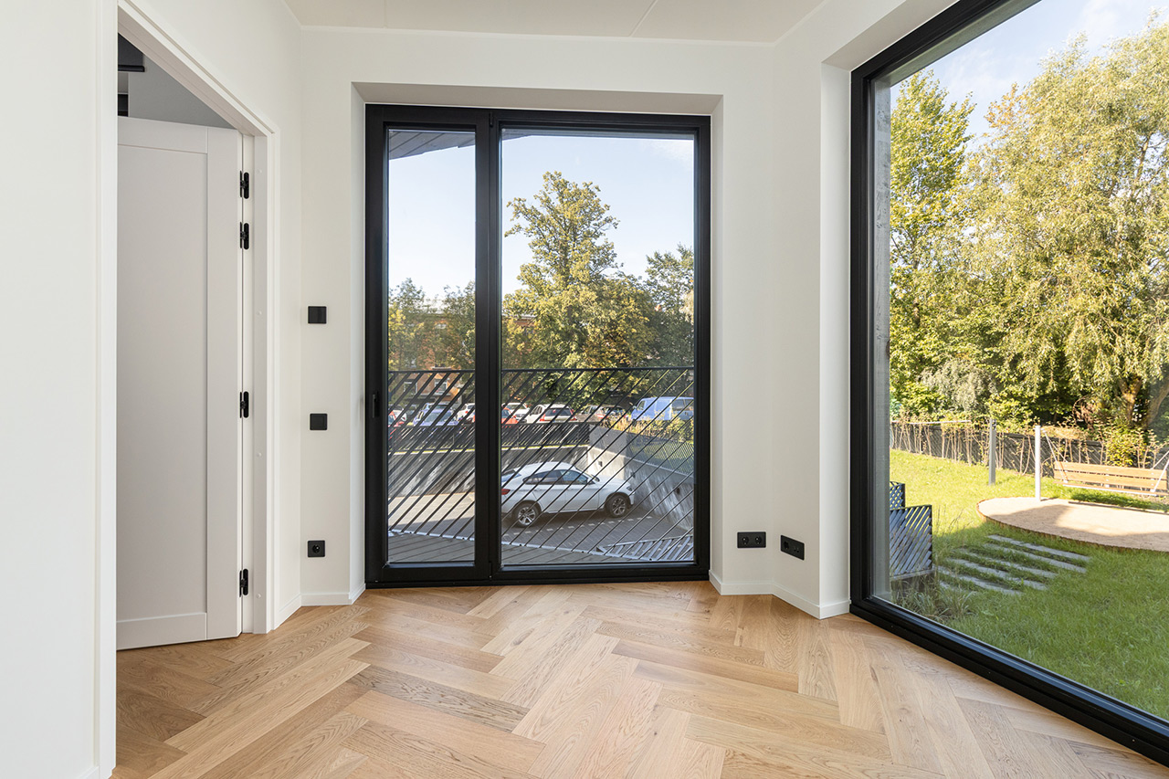 HYB15589-Edit_1280_850