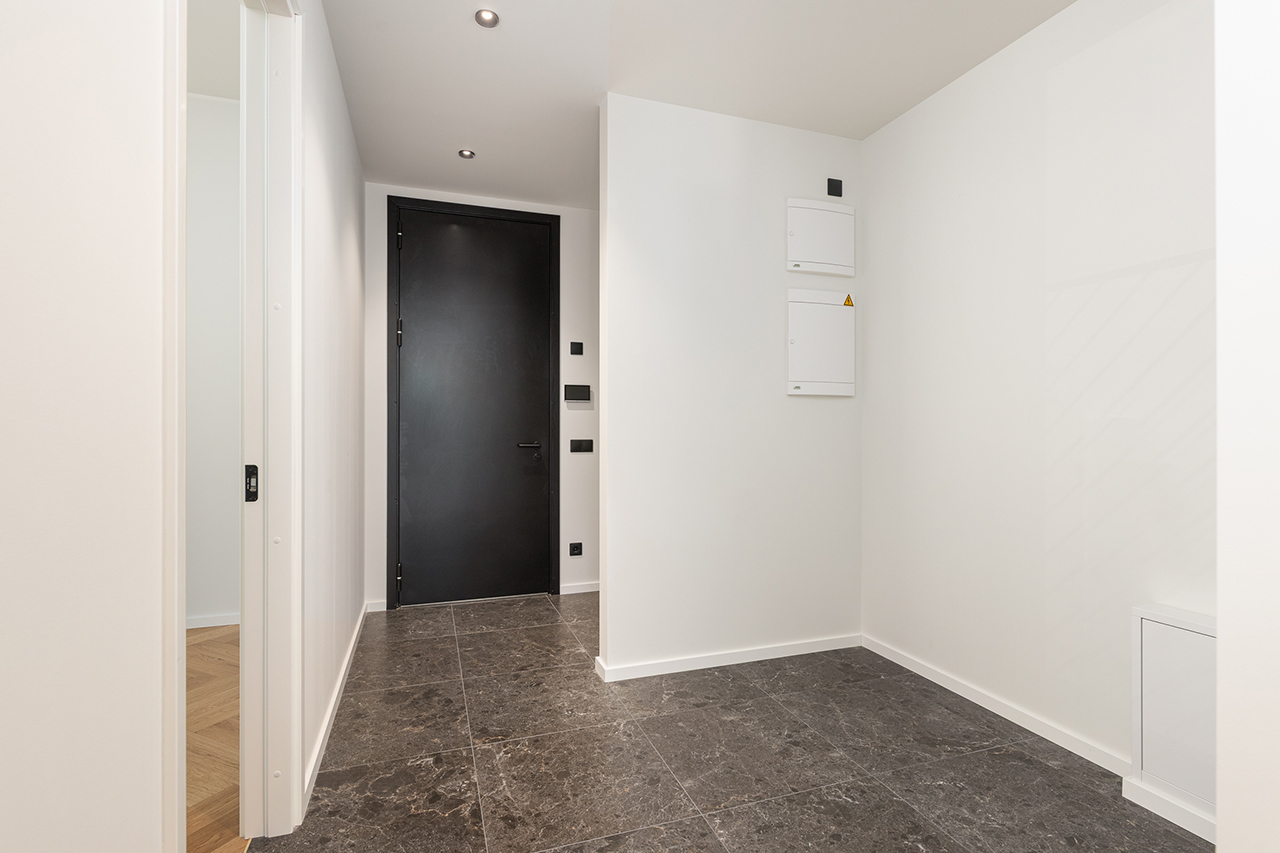 HYB15686-Edit_1280X850