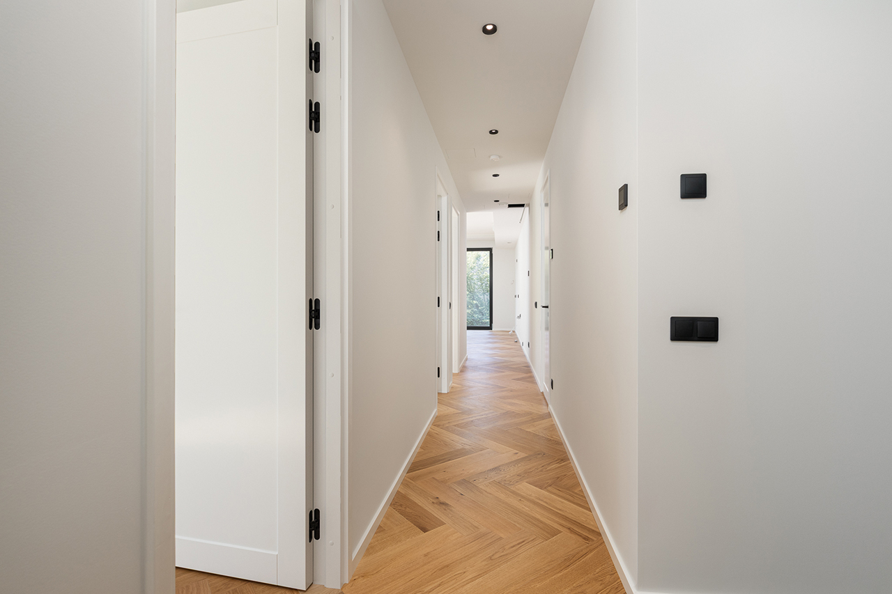 HYB15906-Edit_1280X850