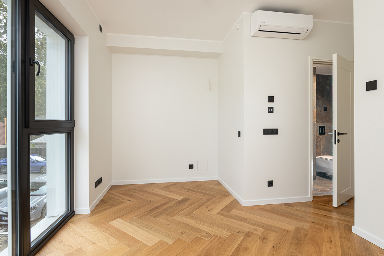 HYB16253-Edit_1280X850