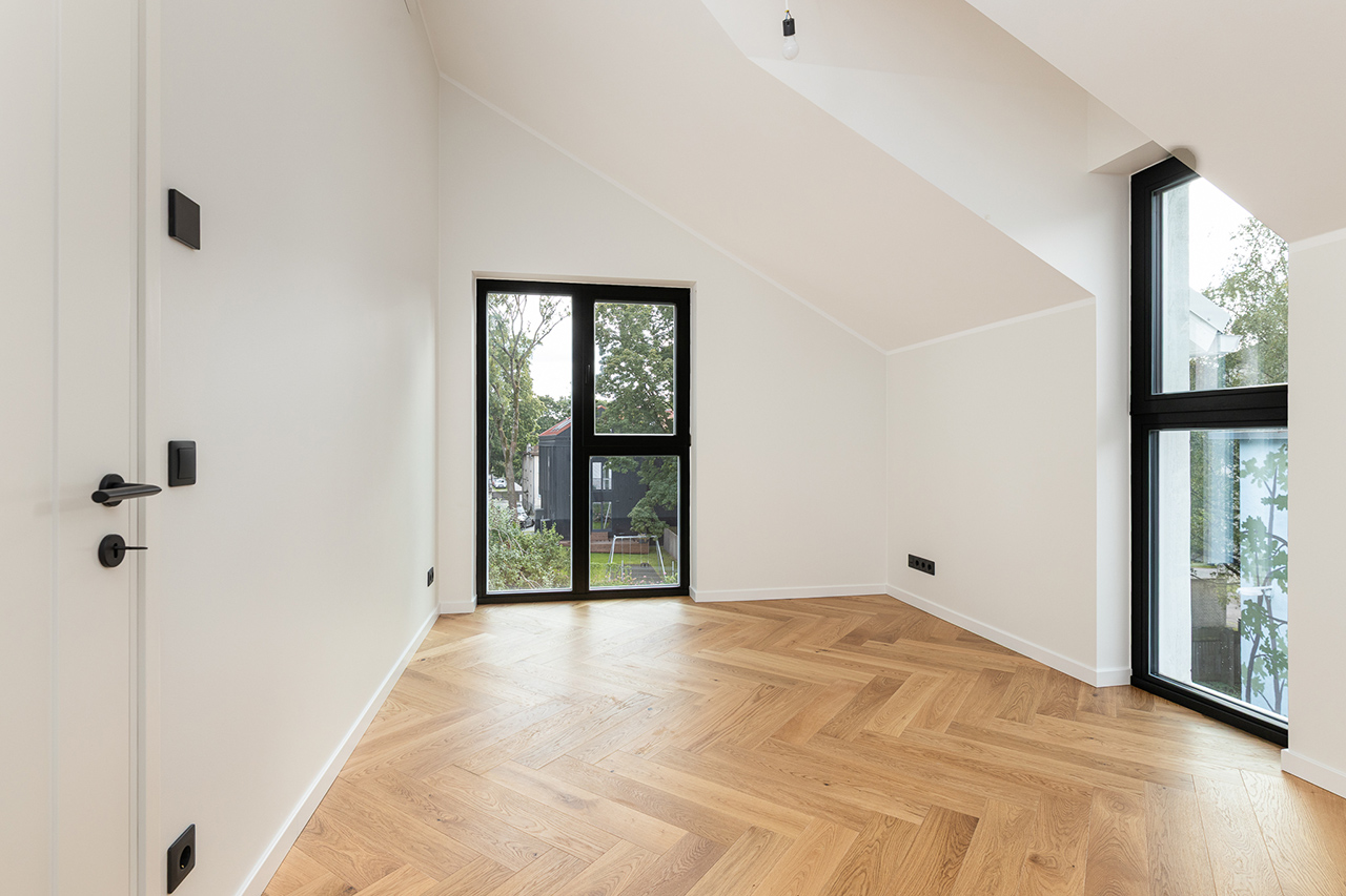 HYB16598-Edit-Edit_1280X850